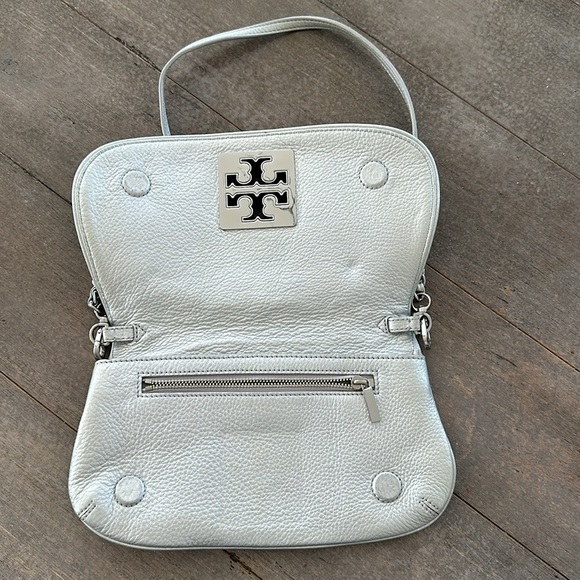 Tory Burch - silver crossbody and clutch with removable chain - Picture 2 of 9